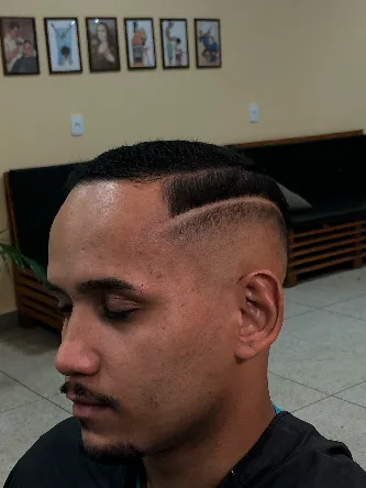 Corte social com degradê e risco reto