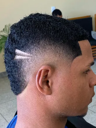 Degradê com dois riscos paralelos na lateral